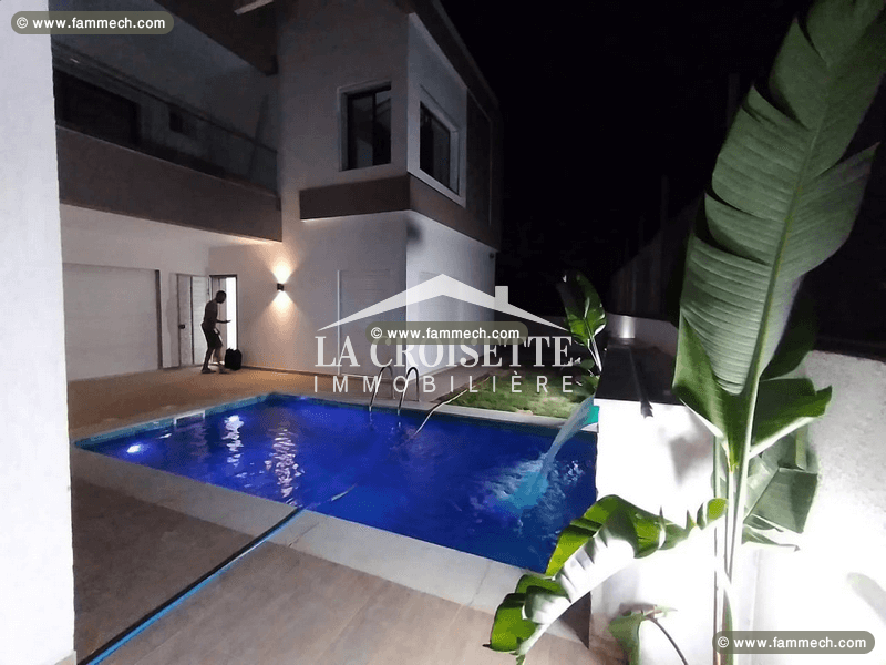 Villa S+6 avec piscine à La Soukra MVV0272