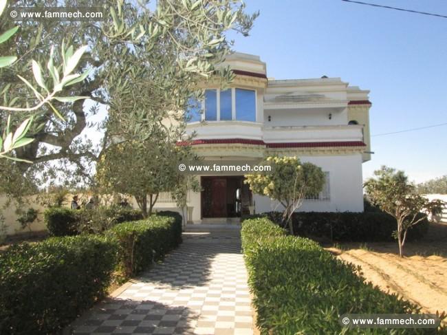 villa style américain à borj hfaidh à 10 min de Ha