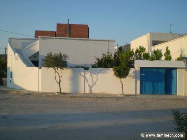 Villa tres bien meublé avec jardin 250 m de la mer
