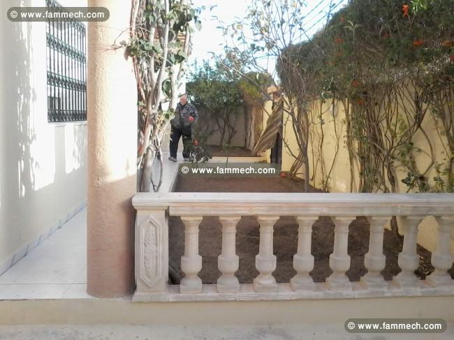 Villaà louer sur deux étages à Riadh 5	 