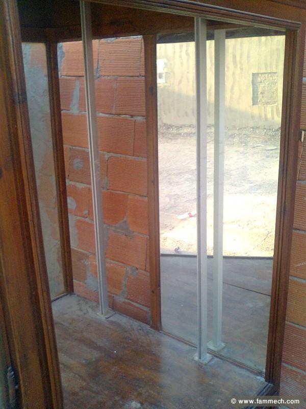 vitrine en bois à vendre avec support aluminiums