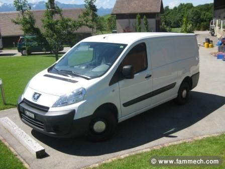 Voiture suisse comme neuf avec faible km