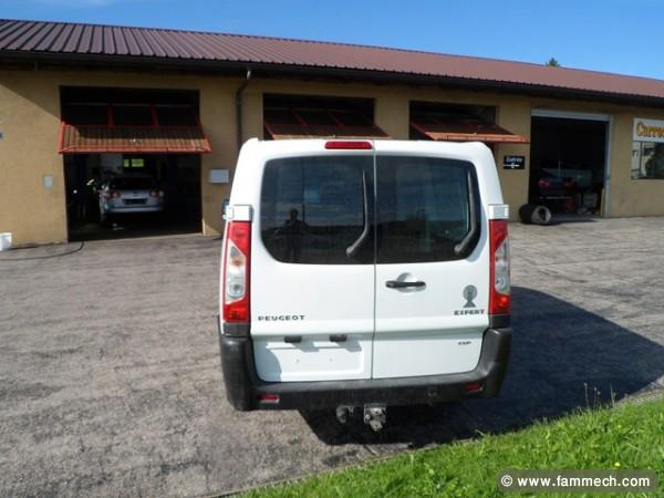 Voiture suisse comme neuf avec faible km