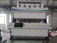 Trieur pour séparer 2 couleurs. Rendement 1000 kg 