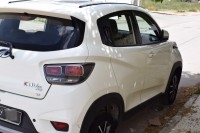 Mahindra KUV100 K8 Tout option