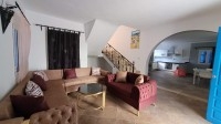 A LOUER POUR LONGUE DURÉE VILLA PISCINE-RÉF L638