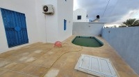 A LOUER POUR LONGUE DURÉE VILLA PISCINE-RÉF L638
