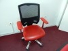 A vendre :Bureau + Fauteuil+ Pointeuse