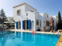 A VENDRE EN Z.T VILLA AVEC PISCINE RÉF V623