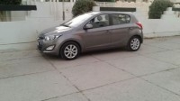 A vendre hyundai toute option 1 er pain etat neuve