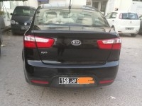 a vendre une belle kia rio berline