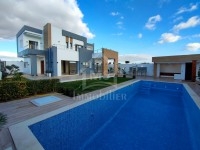 à vendre une villa S+4 à SIDI HAMMAD 51333131