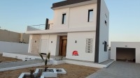 A VENDRE VILLA NEUVE À HOUMT SOUK- RÉF V570