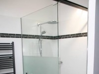 CABINES ET PAROI DE DOUCHE TOTALEMENT VITREES