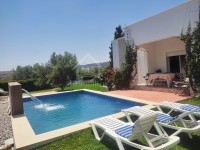 Couette villa avec piscine et jardin à vendre  