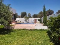 Couette villa avec piscine et jardin à vendre  