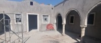 DEUX HOUCHS DJERBIENS À VENDRE À H SOUK - RÉF H490