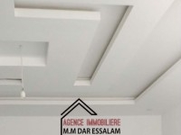 deux maisons près de la mer