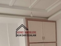 deux maisons près de la mer