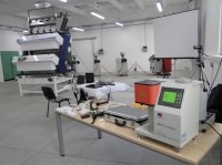 Equipement de laboratoire pour l'industrie plastiq