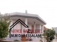 grande villa près de la mer