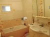 immeuble et 2 locaux commerciaux 