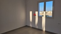 LOCATION DUPLEX SANS MEUBLES A HOUMT SOUK-RÉF L660