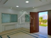 Luxieuse villa avec piscine et jardin à vendre 