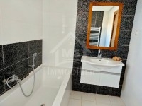 Luxieuse villa avec piscine et jardin à vendre 