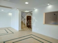 Luxieuse villa avec piscine et jardin à vendre 