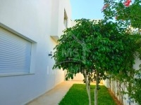 Luxueuse villa avec piscine et jardin à vendre 