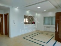 Luxueuse villa avec piscine et jardin à vendre 
