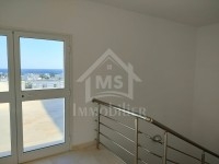 Luxueuse villa avec piscine et jardin à vendre 