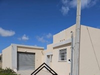 maison avec piscine près de la mer