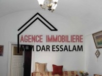 maison avec un grand jardin