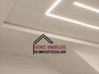 maison indépendante avec un garage 