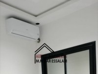 maison indépendante avec un garage 