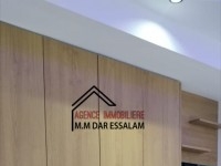 maison indépendante avec un garage 