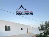 maison indépendante sur la route principal 