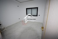 Maison RDC S+2 avec grand terrasse à vendre 
