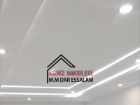 maison style américain près de la mer