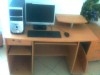 Pc de bureau avec bureau et fauteuil