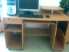 Pc de bureau avec bureau et fauteuil
