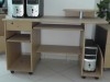 Pc de bureau avec bureau et fauteuil