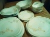 Service de table 32 pièces en porcelaine de marque