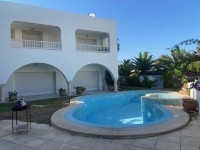 spacieuse villa cinq suites