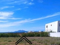 terrain près de la mer