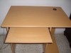 un bureau d'ordinateur tout neuf  
