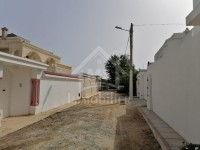 Un terrain de 400 m² à la zone touristique 