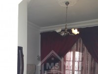 Une belle maison avec garage à vendre à 380 MD